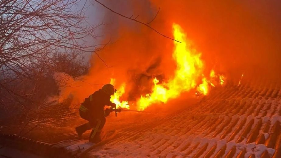 У Дніпрі пожежа біля ТРЦ "Аполло" (ВІДЕО)