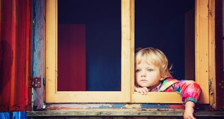 На Дніпропетровщині 4-річна дитина випала з вікна