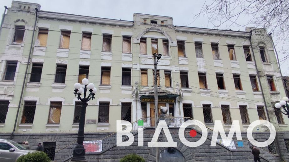 Дніпровський художній музей знову відкриває виставкові зали після обстрілу