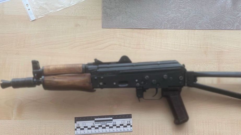 На Дніпропетровщині двоє чоловіків незаконно збували вогнепальну зброю та боєприпаси (ФОТО)