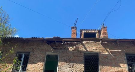 Вибиті вікна та понівечені фасади: у поліції показали наслідки ворожих атак на Дніпропетровщину за минулу добу (ФОТО)