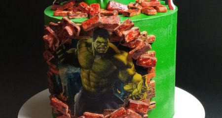 В Днепре кондитер приготовил торт, посвященный супергерою Marvel (ФОТО)