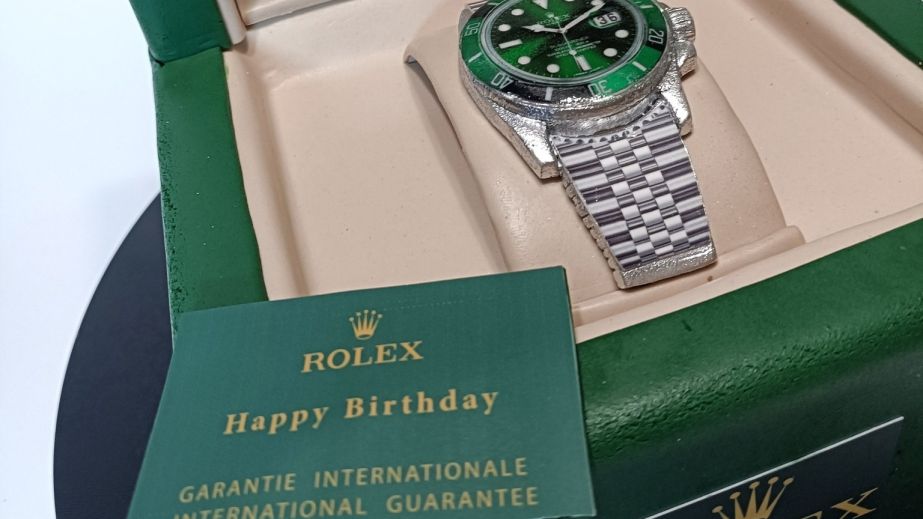 Сладкий Rolex: в Днепре приготовили торт в виде элитных часов (ФОТО, ВИДЕО)