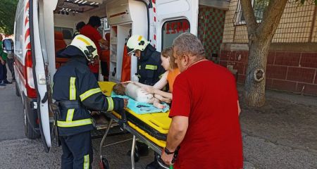 На Нікопольщині дворічна дитина випала з вікна 4-го поверху (ФОТО)