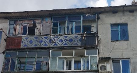 Потрощені дахи та автівки: у поліції показали наслідки ворожих атак на Дніпропетровщину за минулу добу (ФОТО)