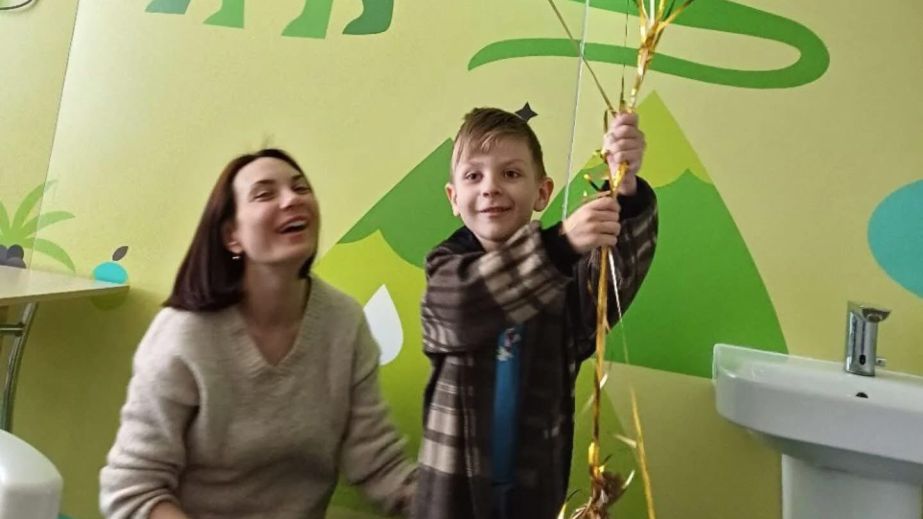 Ракетный удар по детской площадке в Кривом Роге: после лечения в Киеве домой вернулся 4-летний Ярослав (ФОТО)