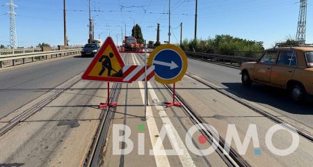 У Дніпрі розпочався ремонт колій на Амурському мосту (ФОТО, ВІДЕО)