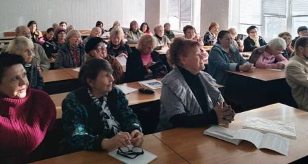У Дніпрі оголосили тендер у 2,5 млн грн на навчання пенсіонерів