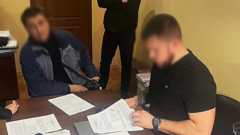 У Дніпрі судитимуть посадовців КЕУ, що розтратили понад пів мільйона на закупівлі меблів