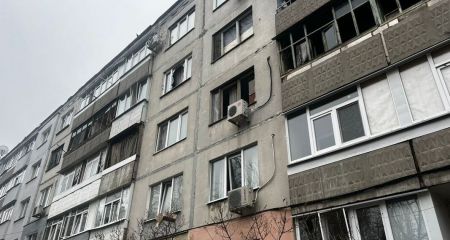 Понівечені будинки т...