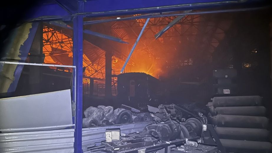 Масована атака на Дніпро: окупанти вдарили десятками дронів по залізничній інфраструктурі (ФОТО)