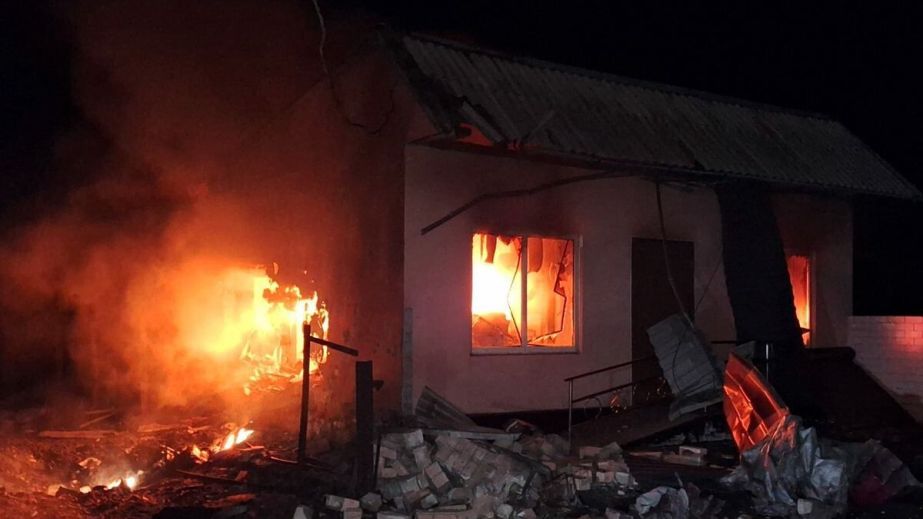 Пожары и разрушения: в ГСЧС показали жуткие кадры последствий ночных атак на Днепропетровщину (ФОТО)