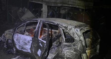 Сгоревшие автомобили...