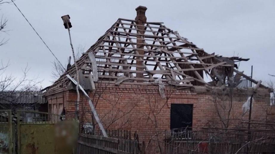 Потрощені будинки та понівечені автівки: наслідки ворожих атак на Дніпропетровщину 17 лютого (ФОТО)