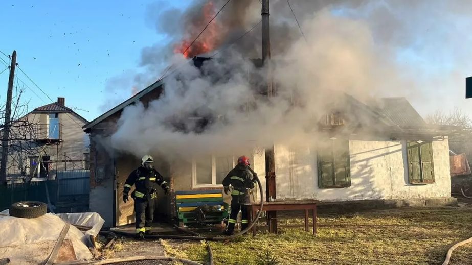 У Дніпрі жінка згоріла живцем у власному будинку (ФОТО)