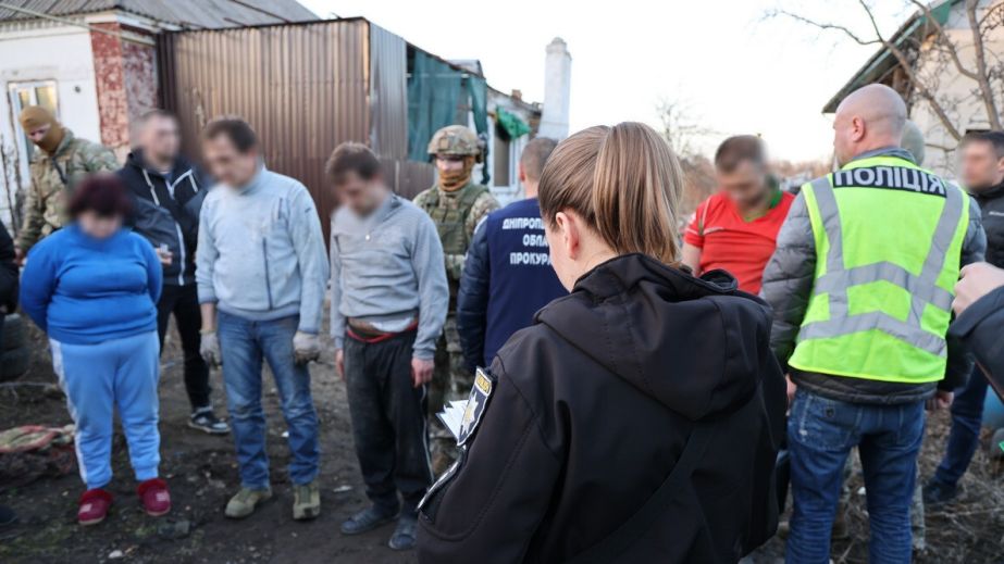 Метамфетаміновий "бізнес" на 2 мільйони: у Дніпрі жінка організувала нарколабораторію (ФОТО, ВІДЕО)