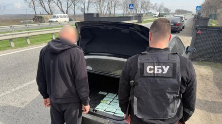 На Днепропетровщине заключенный с сообщниками организовал "бизнес" на переправке военнообязанных за границу (ФОТО)