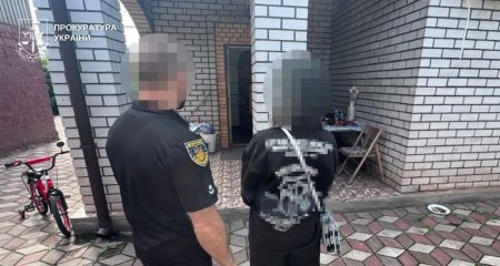 Фейковые вакансии и компенсации: в Кривом Роге две женщины обманули переселенцев и соискателей работы на 2 миллиона гривен (ФОТО)