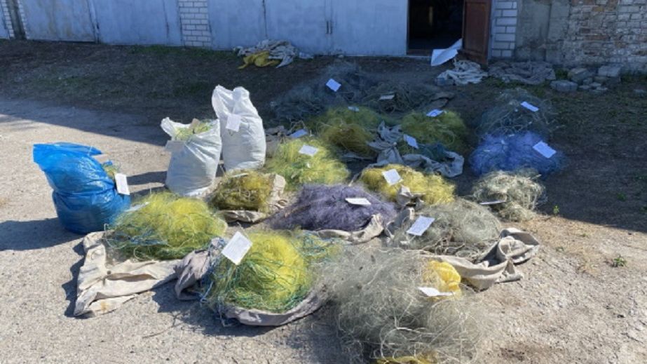 Вагомий улов: на Дніпропетровщини з Самари витягнули понад 20 сіток