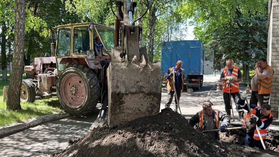 В Днепре водоканал проводит аварийные работы по проспекту Богдана Хмельницкого