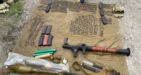 Від гранатомета до автомата: на Дніпропетровщині чоловік зберігав в гаражі цілий арсенал