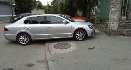 У Дніпрі за минулий тиждень евакуювали понад 50 авто за порушення правил паркування