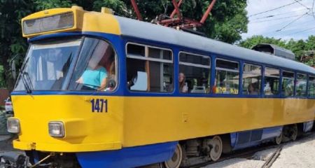 Без дополнительного оборота по кругу: в Днепре один из трамваев сменит маршрут