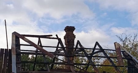 Спалені будинки та понівечена інфраструктура: у поліції показали наслідки ворожих атак на Дніпропетровщину за добу (ФОТО)