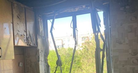 Посічені стіни та понівечені балкони: у поліції показали наслідки ворожих атак на Дніпропетровщину за минулу добу (ФОТО)