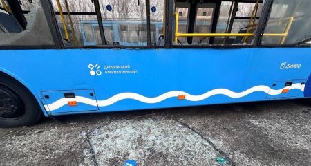 У Дніпрі внаслідок російської атаки 6 лютого понівечені 18 тролейбусів (ФОТО)