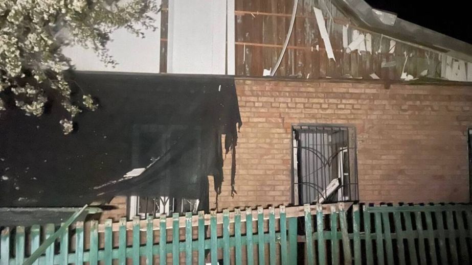 Ночью россияне более 20 раз атаковали два района Днепропетровщины: ранены два человека (ФОТО)