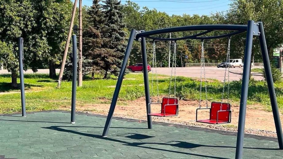 В Кривом Роге с площадки украли инклюзивные качели для детей (ФОТО, ВИДЕО)