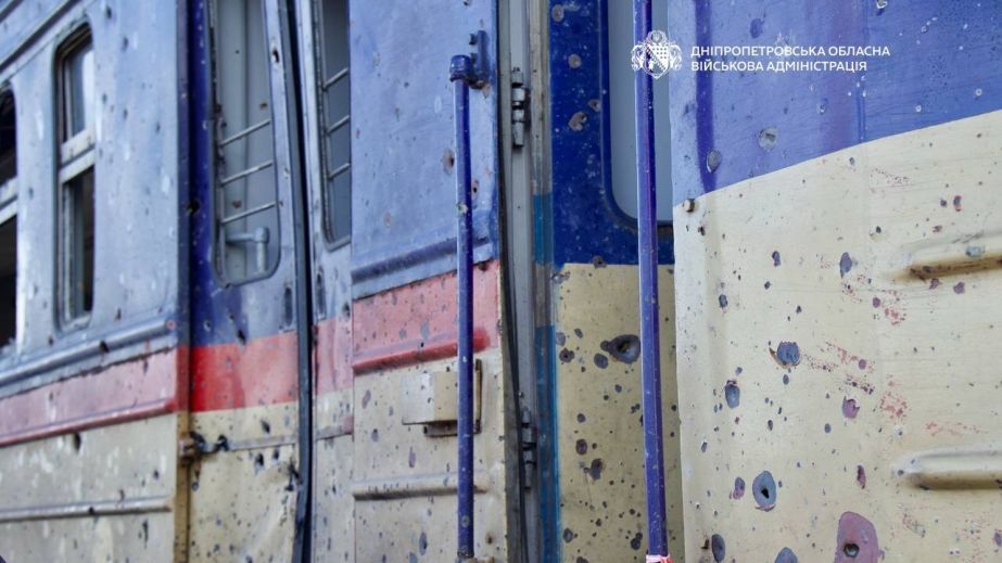 Удар по вокзалу у Дніпрі 29 жовтня: кількість загиблих зросла до 14 осіб, серед важкопоранених &mdash; дитина (ФОТО)
