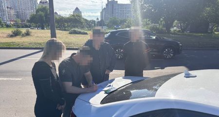 У Дніпрі працівниця правоохоронного органу "підчищала" бази даних про ухилянтів (ФОТО)