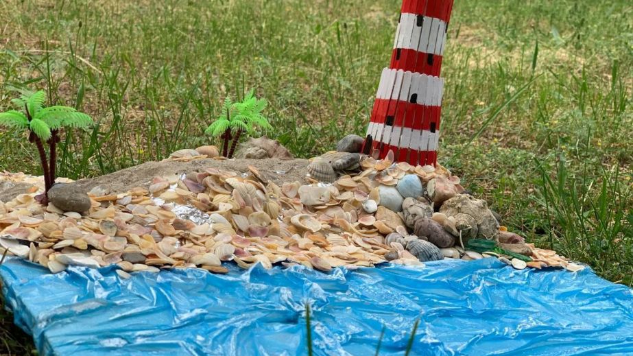 Друге життя для сміття: у Кам'янському юні майстри виготовили унікальні композиції з відходів (ФОТО)