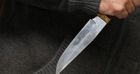 У Дніпрі чоловік встромив ножа жінці у шию