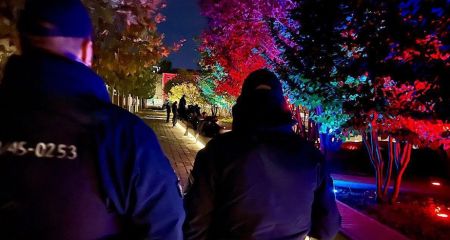 У Дніпрі на Успенській площі сталася сутичка між молоддю та поліцією (ВІДЕО)