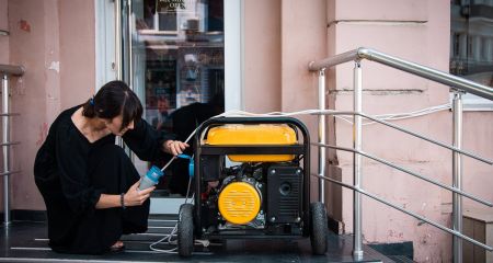 Тривають вимкнення світла на Дніпропетровщині: які графіки вимкнень 11 листопада