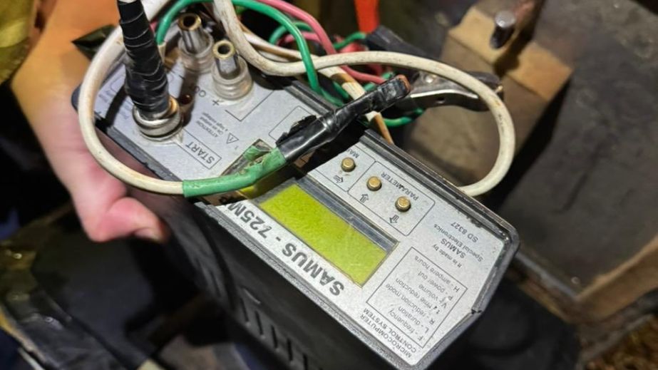 "Глушили" рыбу током: в Днепре на водоеме задержали браконьеров (ФОТО)