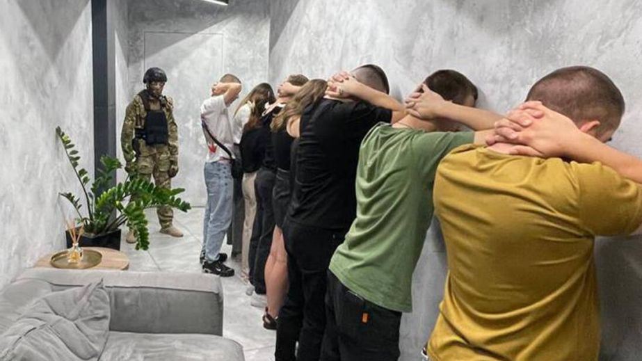 Похищали личные данные и деньги: на Днепропетровщине разоблачили деятельность "офисников" (ФОТО)