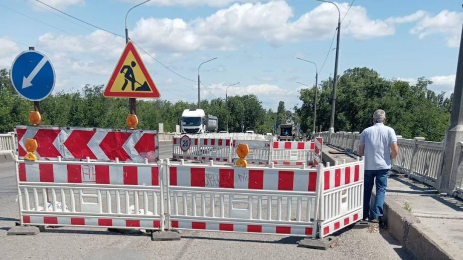У Дніпрі тривають ремонтні роботи на одному з шляхопроводів (ФОТО)