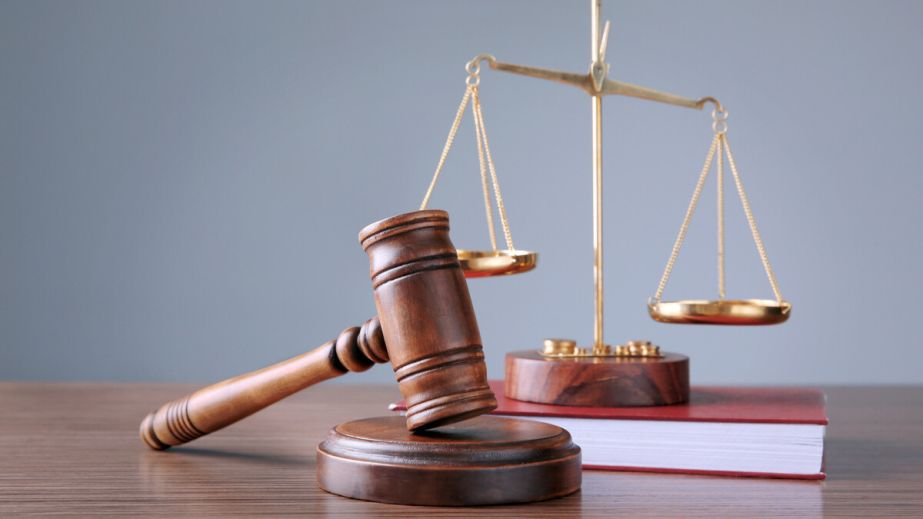 У Дніпрі перед судом постануть чоловіки, причетні до підпалу Mercedes і незаконного зберігання боєприпасів (ФОТО)