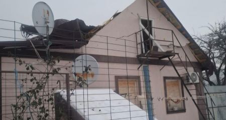 В течение дня агрессор атаковал два района Днепропетровщины: серьезно ранена женщина, есть разрушения (ФОТО)