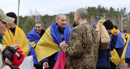 З російського полону додому повернулися 200 захисників України (ФОТО)
