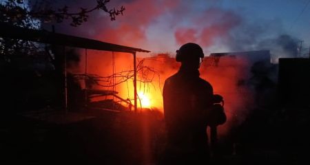 Вночі 14 квітня росіяни атакували три райони Дніпропетровщини: постраждав чоловік (ФОТО)