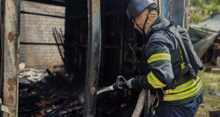 У ДСНС показали кадри з місця "шахедної" атаки на Кривий Ріг (ФОТО)