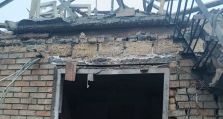 Разрушенные дома и дворы: в полиции показали последствия обстрелов Днепропетровщины за сутки (ФОТО)