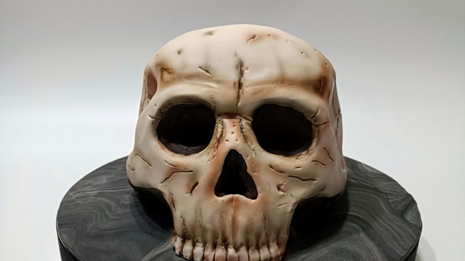 У Дніпрі створили моторошний торт-череп (ФОТО, ВІДЕО)