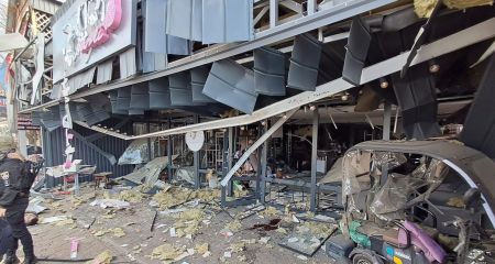 Потрощенные магазины и машины: в полиции показали последствия вражеских атак на Днепропетровщину за сутки (ФОТО)