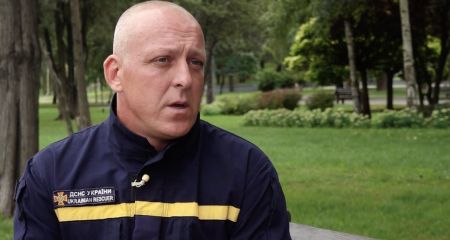 Рятувальник із Дніпропетровщини, який майже 80 разів виїжджав на обстріли, став лауреатом обласного проєкту